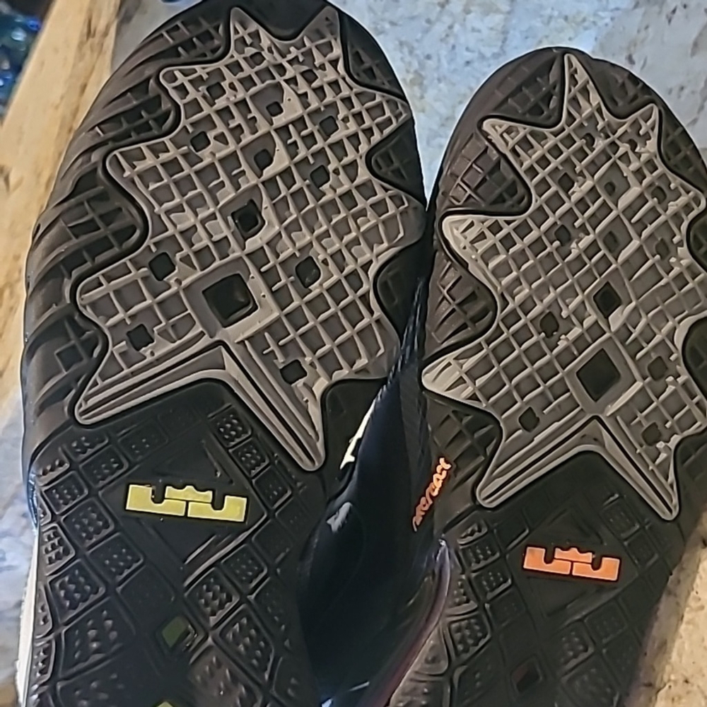 NIKE LeBron XVIII Low "Greedy"airmax sneakers multi color Mens sz 8.(#1199)VGC. - Picture 11 of 13